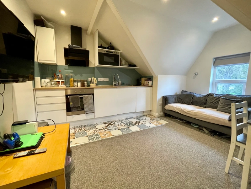 Flat 3, 143 Monks Road - 1 Bed - Thumbnail 1